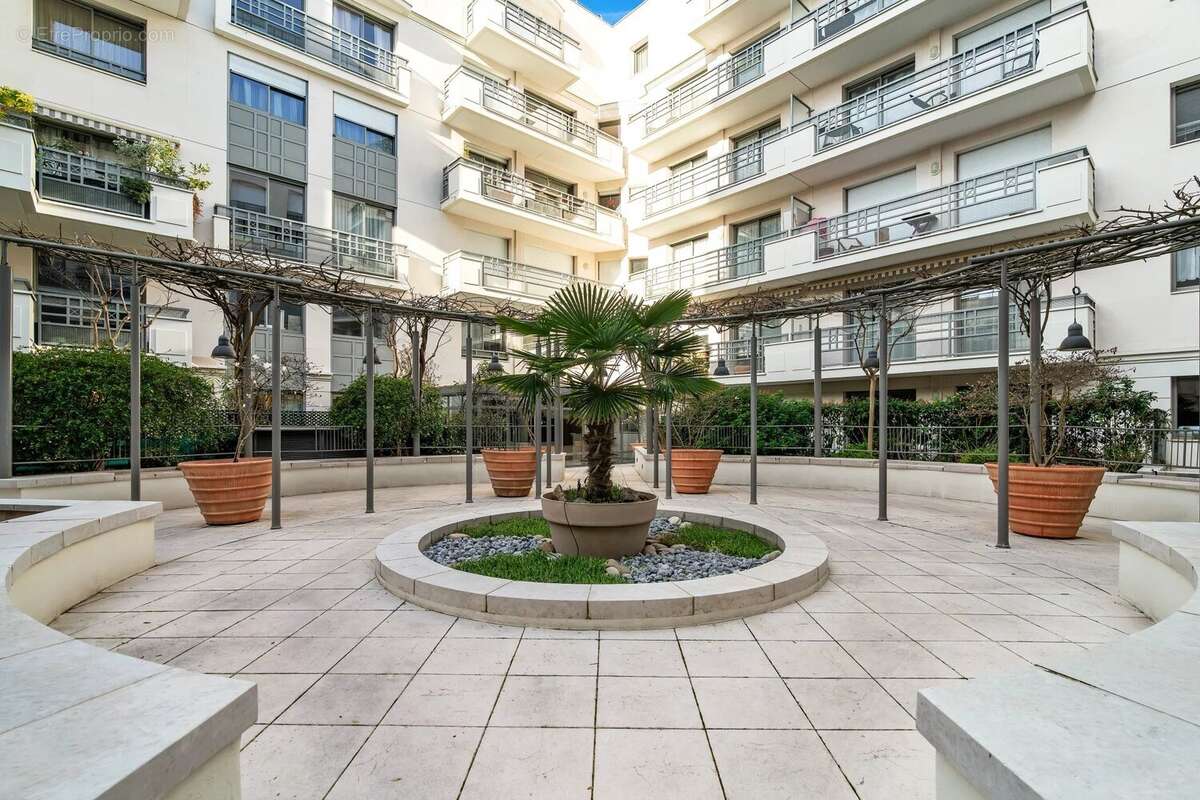 Appartement à LEVALLOIS-PERRET
