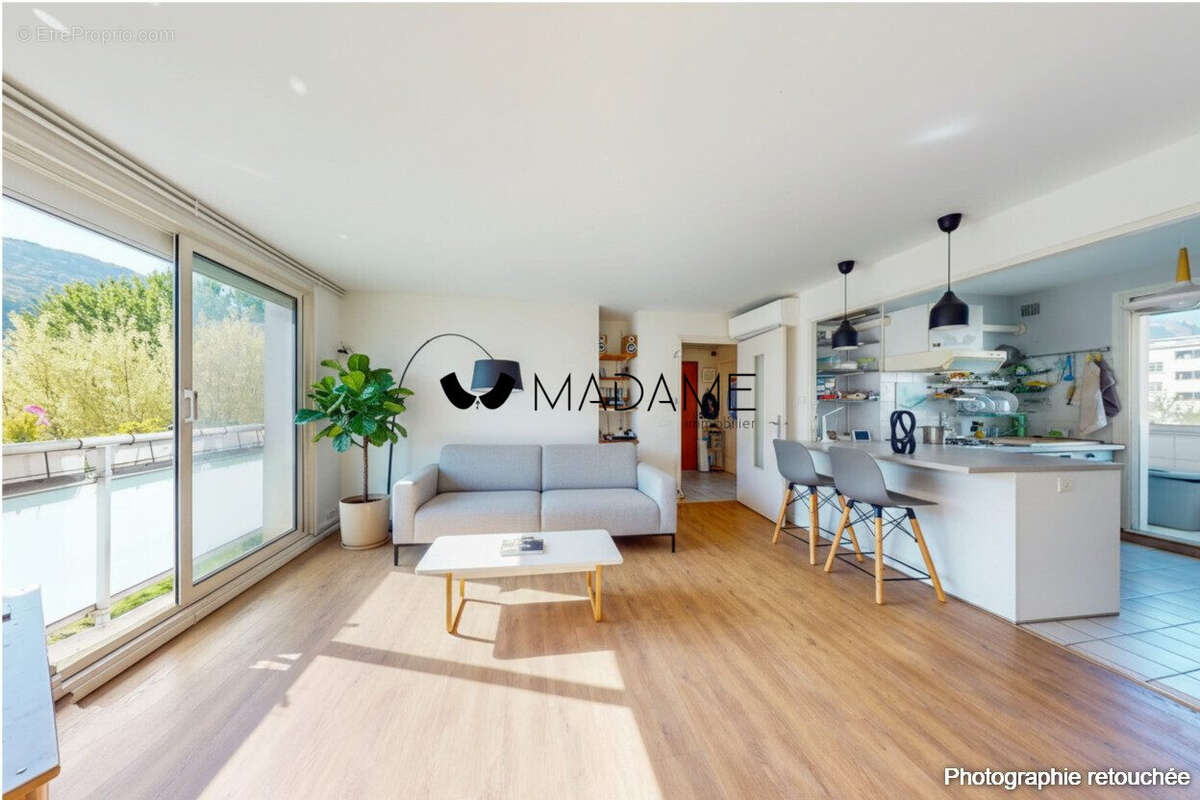 Appartement à SAINT-MARTIN-D'HERES
