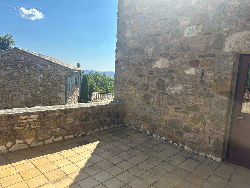 Maison à OLMET-ET-VILLECUN