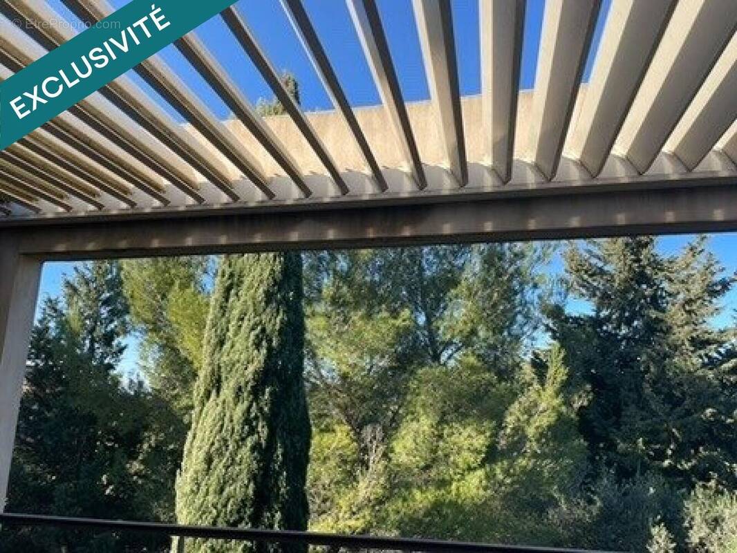 Photo 1 - Appartement à VILLENEUVE-LES-AVIGNON