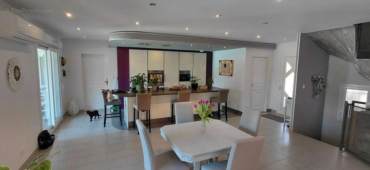 Maison à BOISSET-ET-GAUJAC