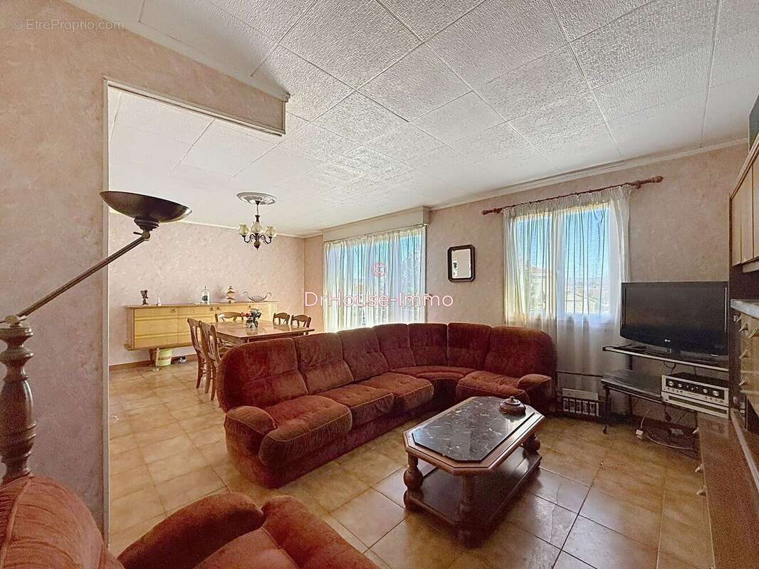 Maison à SAINT-VICTORET