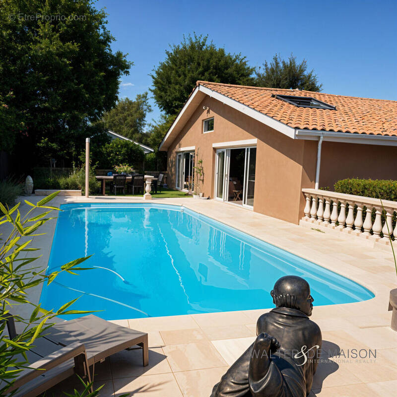 Maison à SAINT-JEAN-D&#039;ILLAC