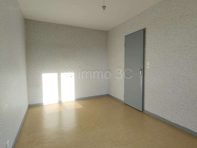 Maison à SAUZE-VAUSSAIS