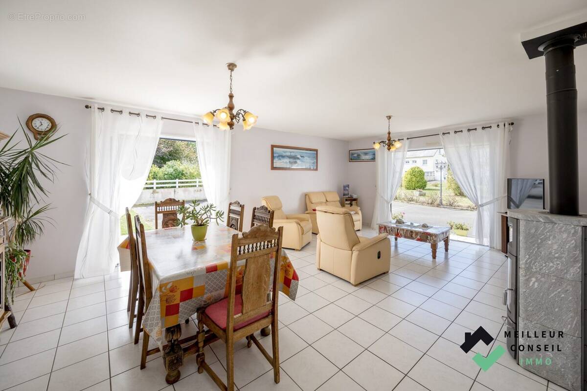 Maison à SAINT-JULIEN