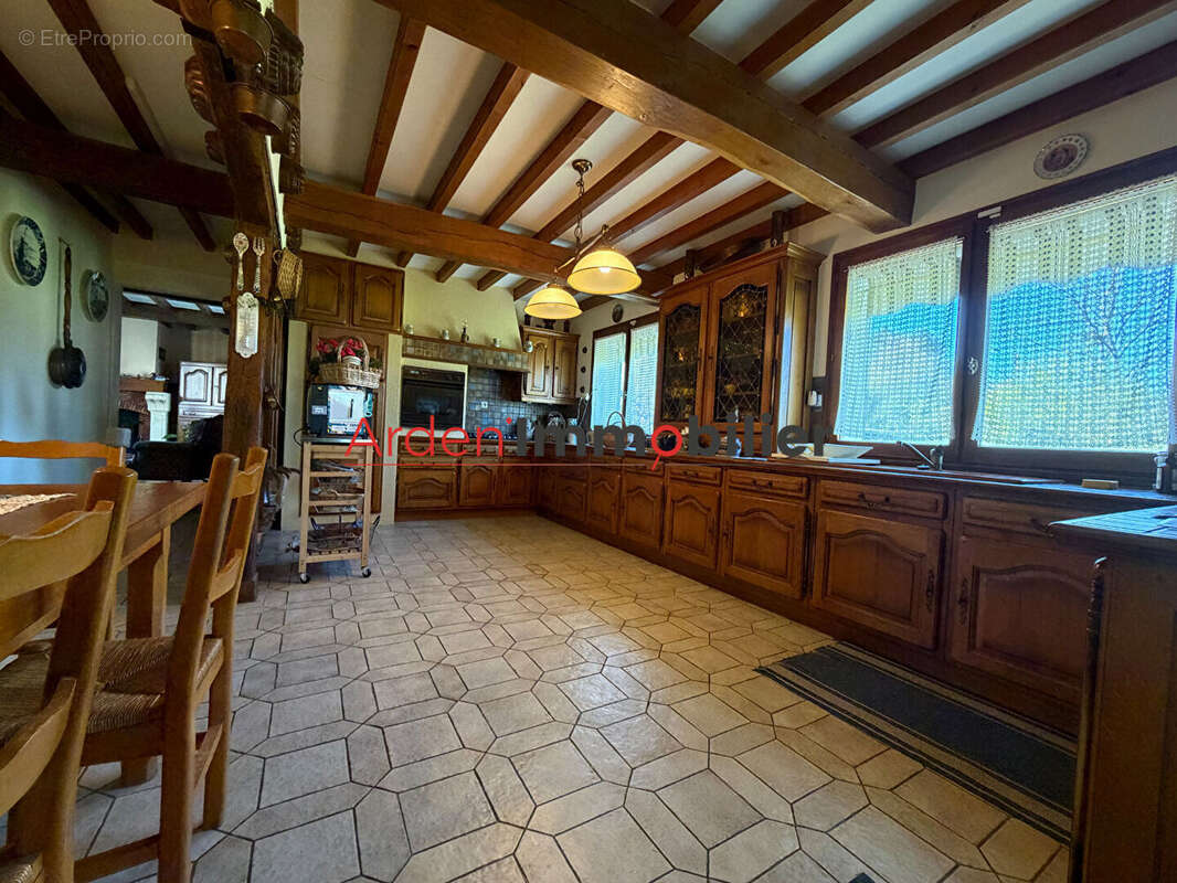Maison à JUSTINE-HERBIGNY