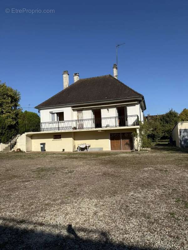 Maison à BRIENON-SUR-ARMANCON