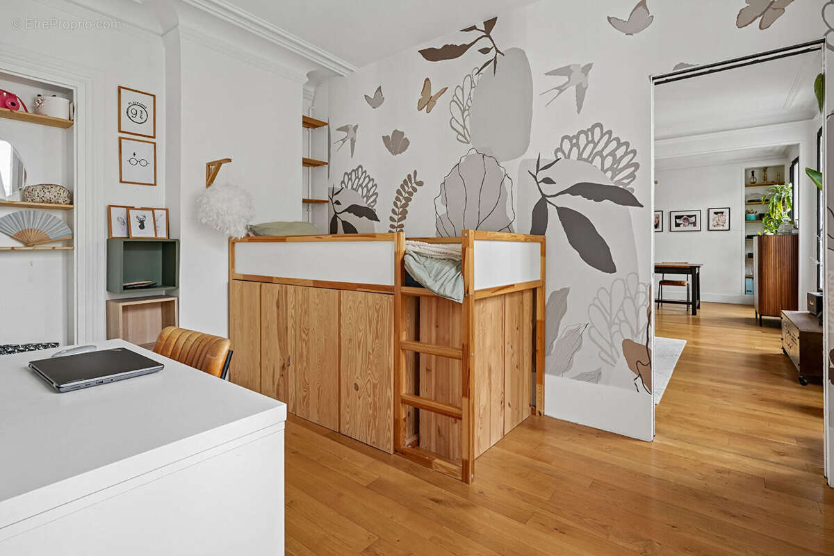 Appartement à LEVALLOIS-PERRET