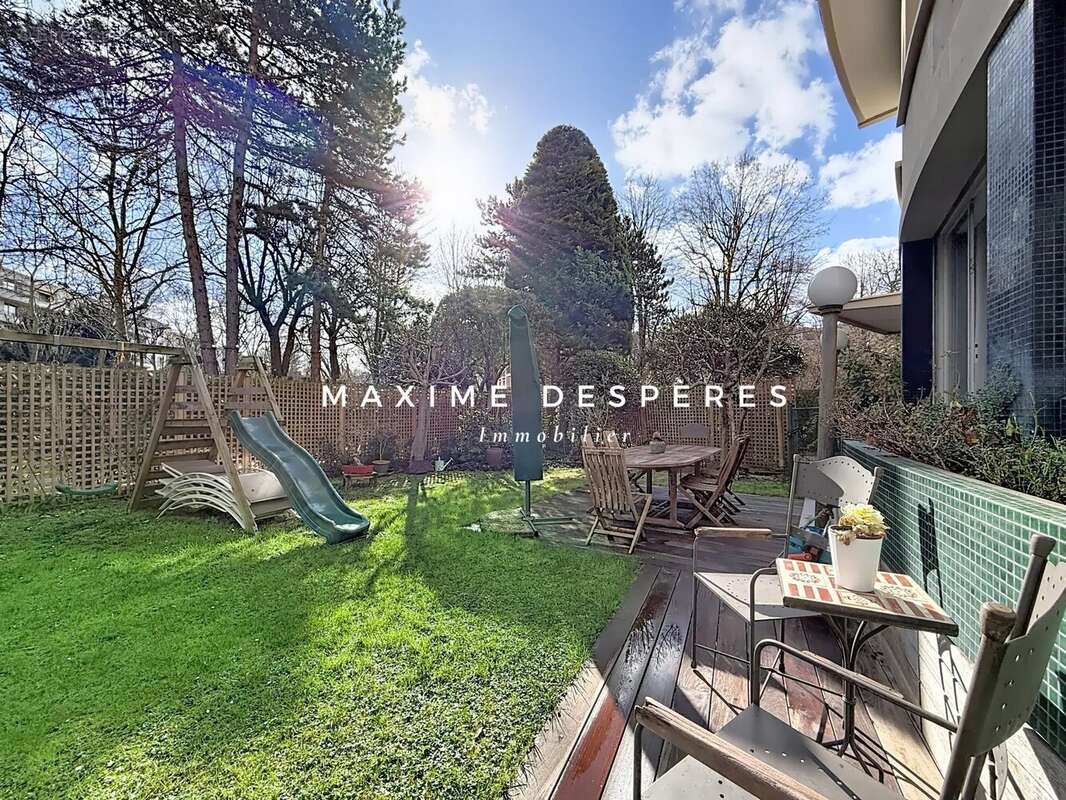Appartement à NEUILLY-SUR-SEINE