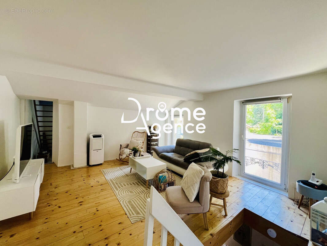 Maison 105 m² à Peyrus  - photo 6