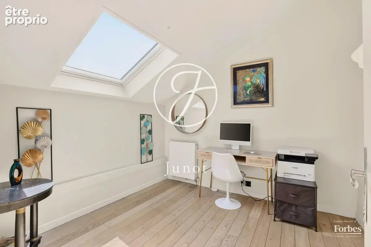Saint-Cloud - PASTEUR - Maison de 275m² - 5 chambres - Terrain 416m² - photo 12