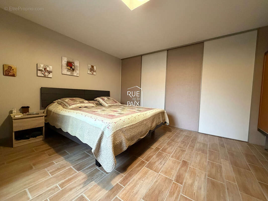 Maison à AZAY-LE-BRULE