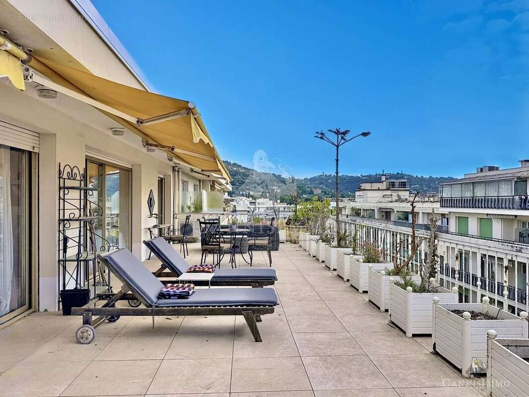 Appartement à LE CANNET