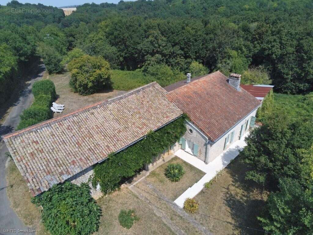Maison à VILLEFAGNAN