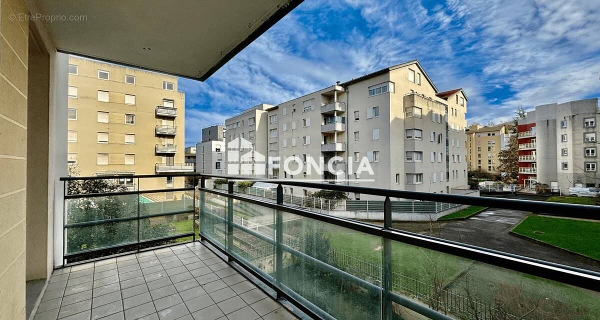 Appartement à LYON-9E