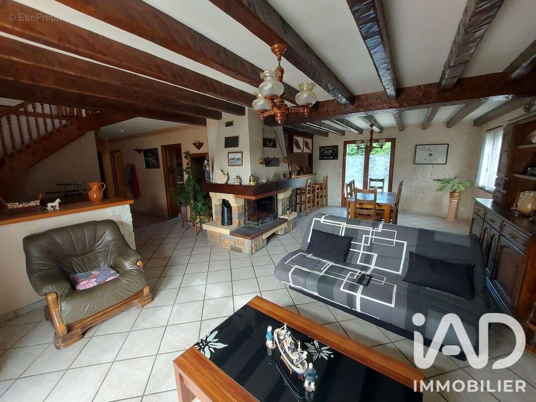 Maison 141 m² à Dompierre-Sur-Mont  - photo 7