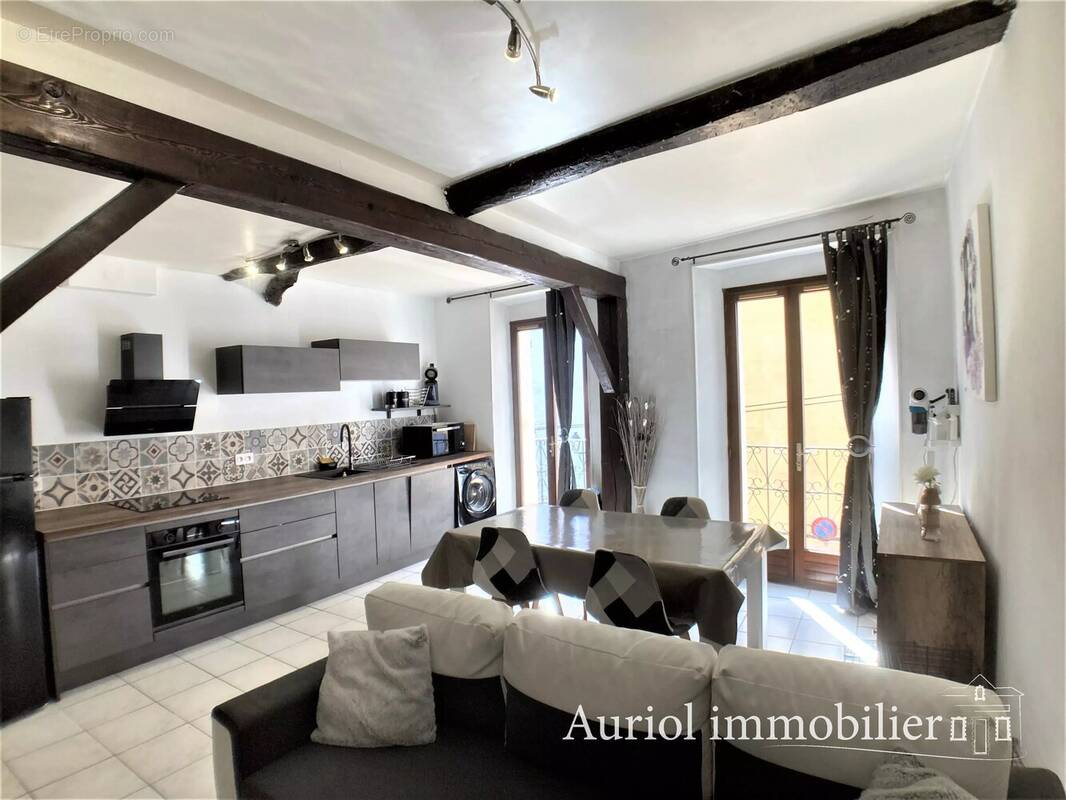Appartement à AURIOL