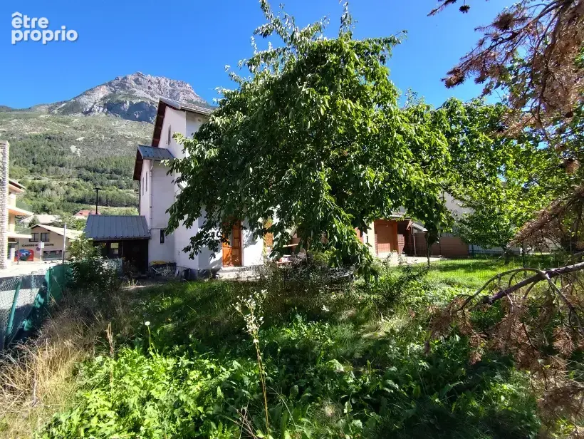 Au centre ville de L'Argentière-La Bessée - photo 4