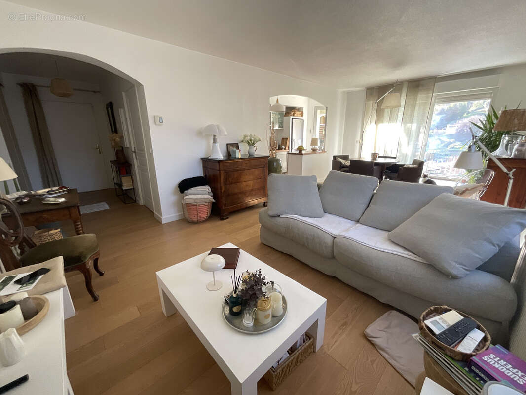 Appartement à LA COLLE-SUR-LOUP