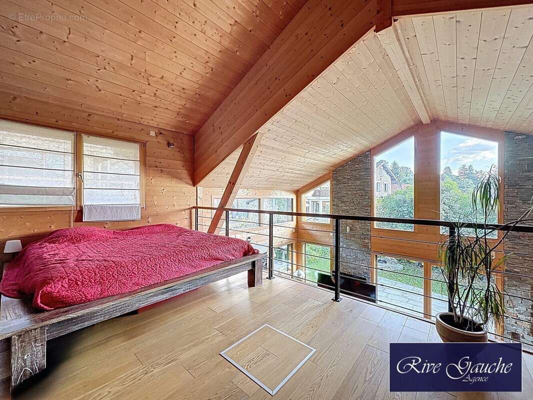 Maison à SAINT-CERGUES