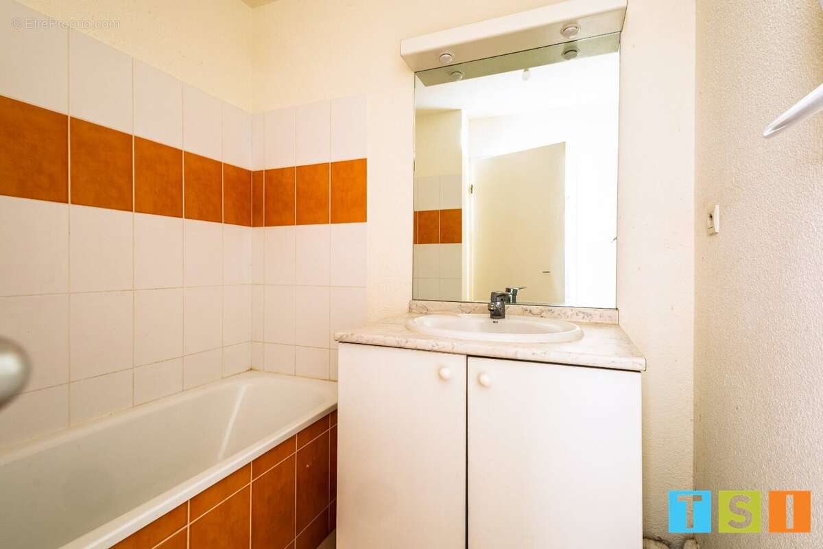 Appartement à CAZERES