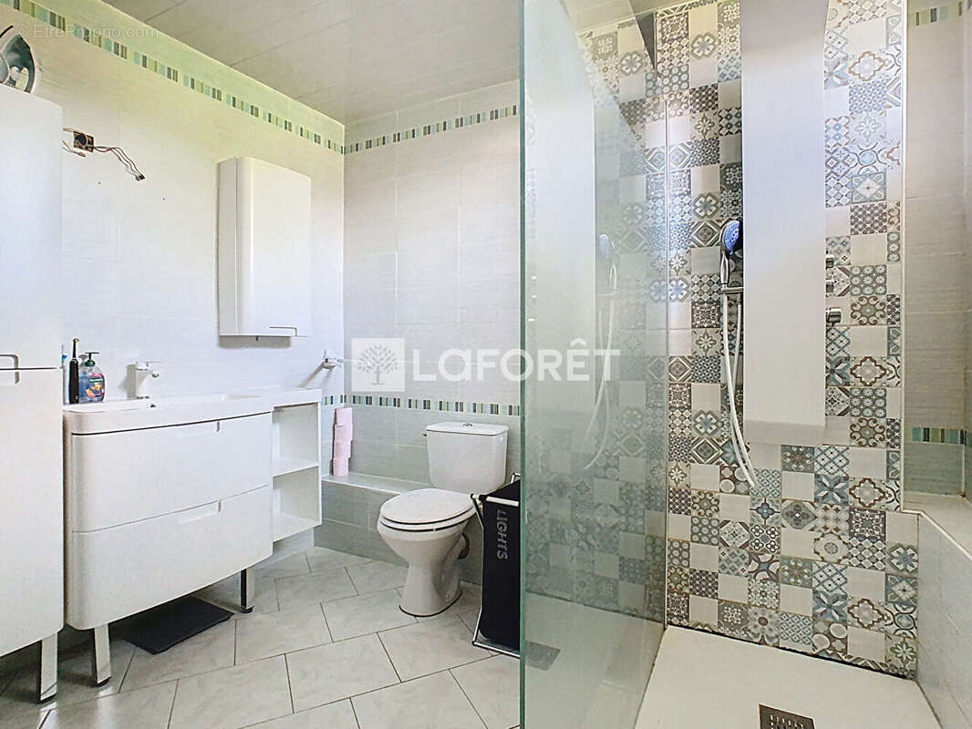 Maison à VIENNE-LE-CHATEAU