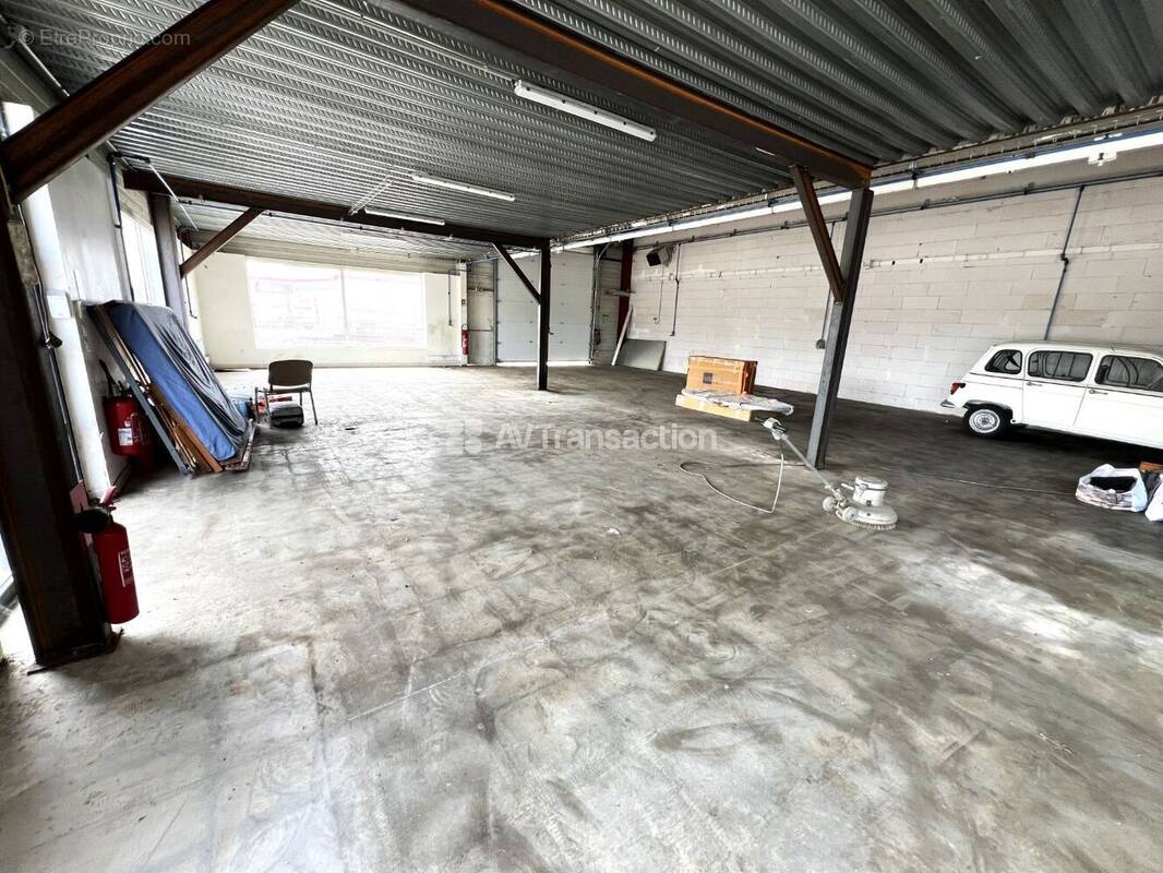 Commerce 260 m² à Vernon  - photo 1