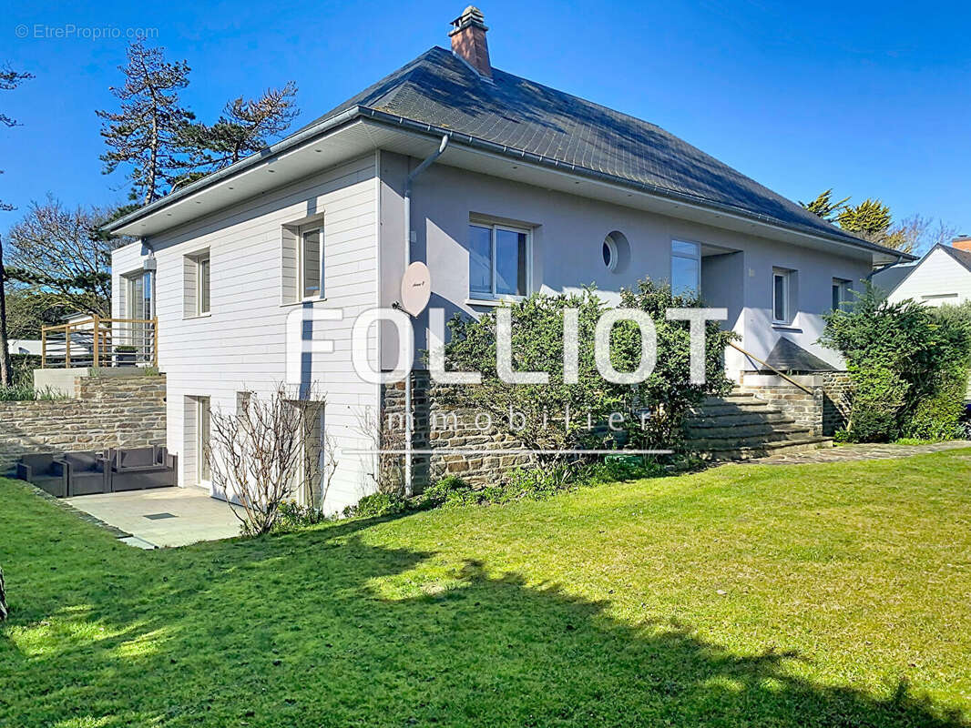 Maison à AGON-COUTAINVILLE