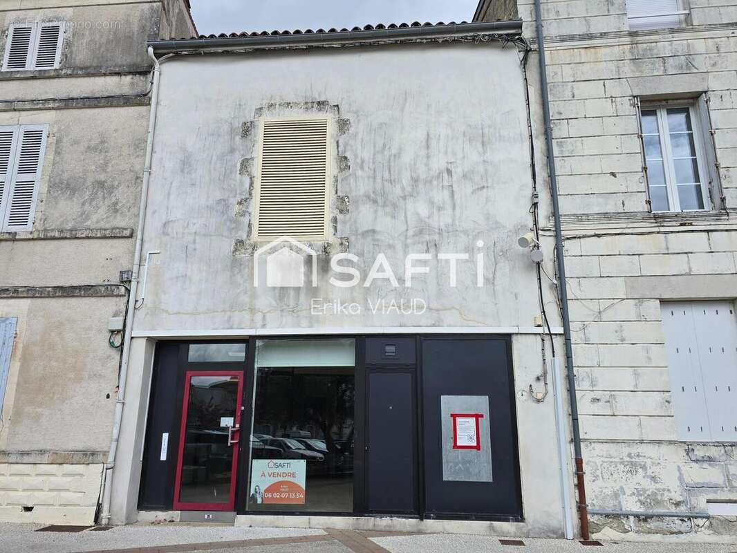 Photo 4 - Commerce à SURGERES