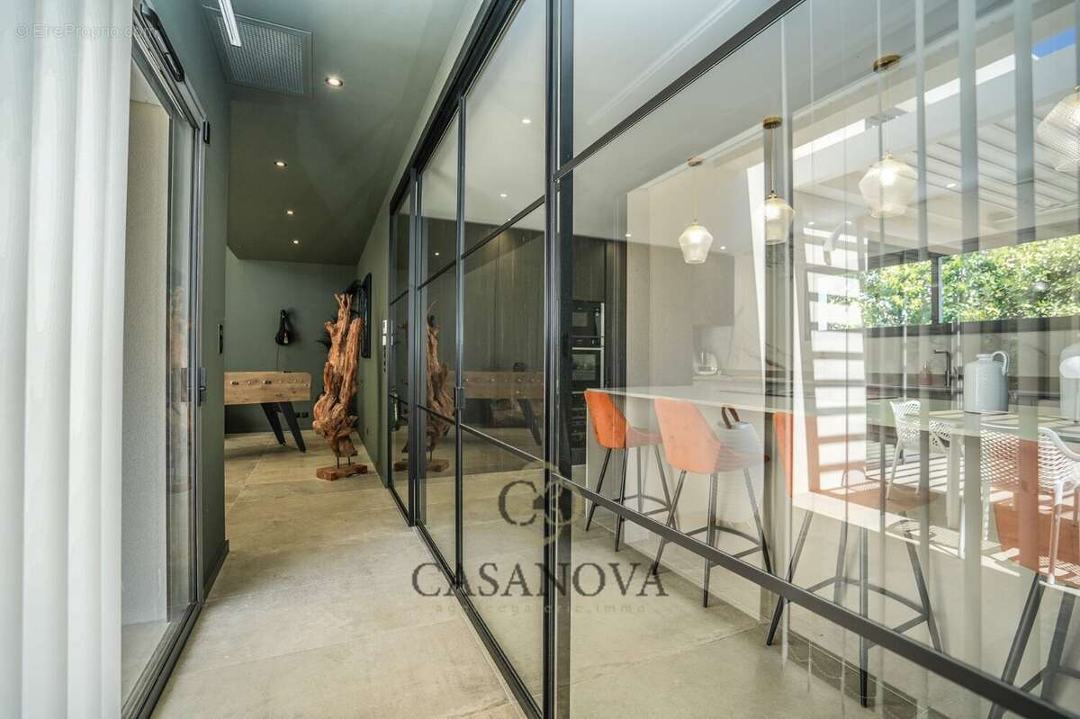 Maison à SAINT-MATHIEU-DE-TREVIERS