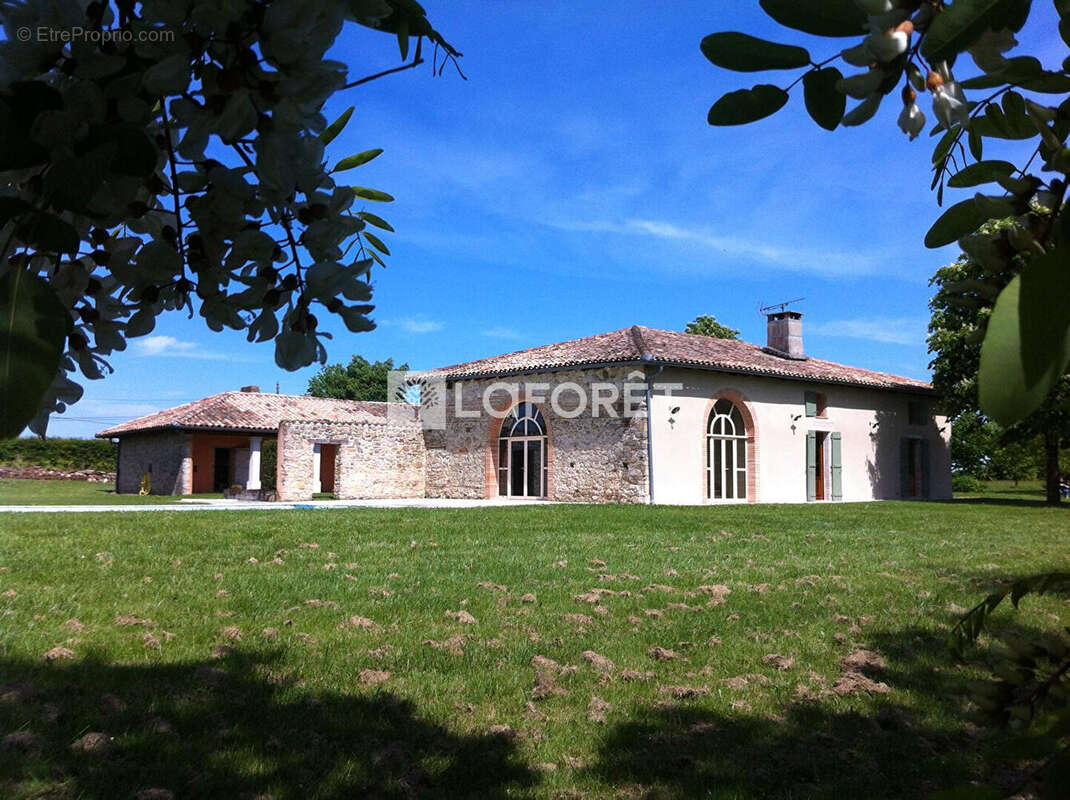 Maison à MONCLAR-DE-QUERCY