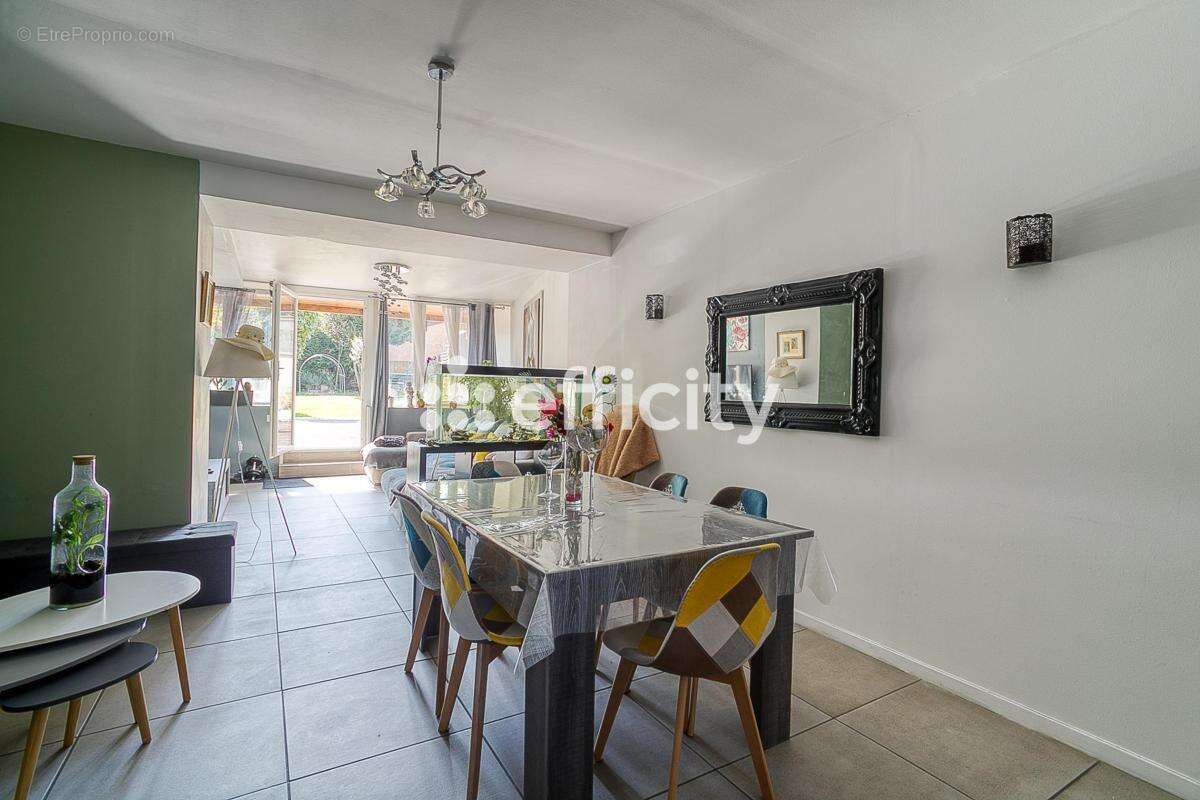 Maison à BOURGOIN-JALLIEU