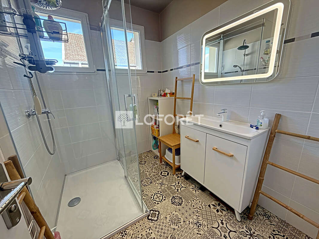 Maison à MONTREVEL-EN-BRESSE