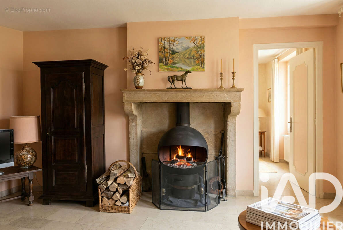 Maison 130 m² à Fussey  - photo 4