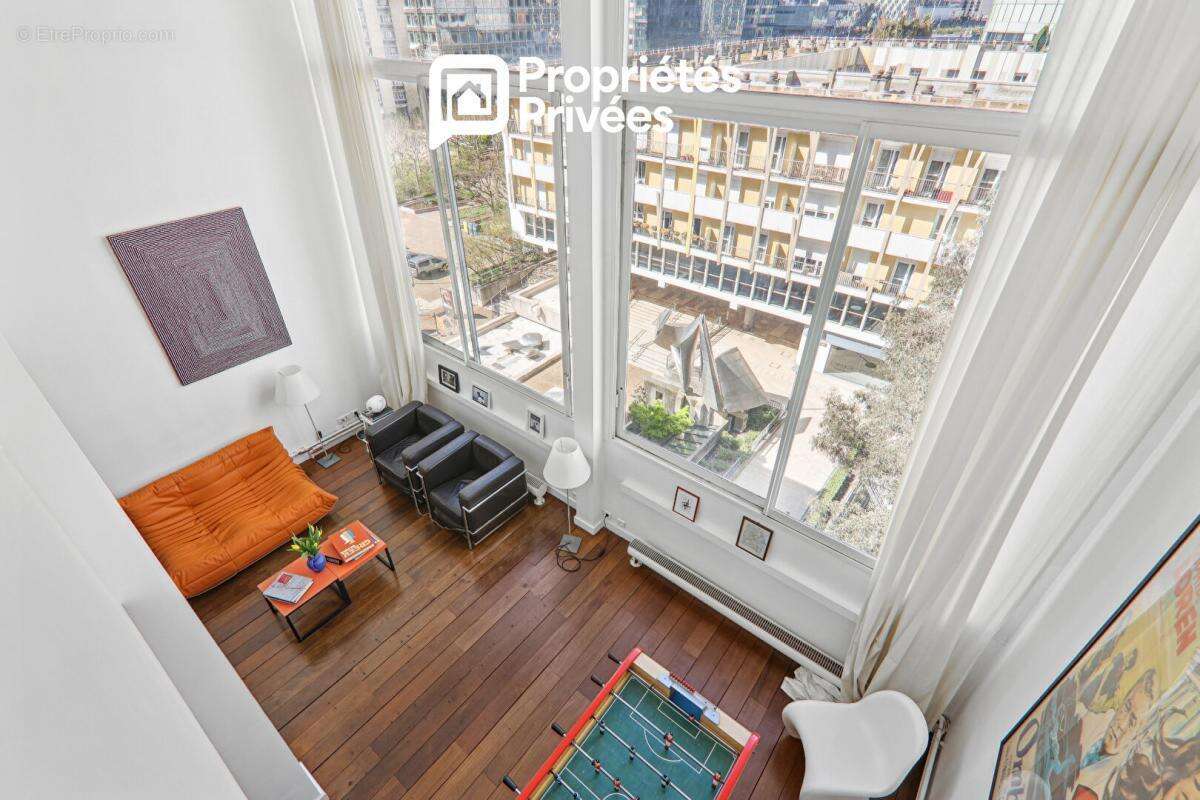 Appartement à COURBEVOIE