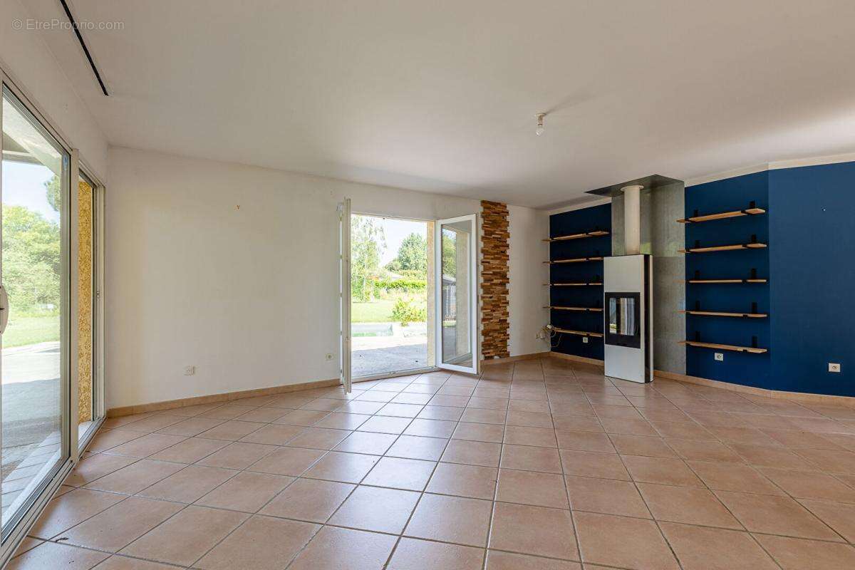 À VENDRE Villa  Plain-pied T4 de 92 m2 avec piscine à Bessières - 31660 - photo 5