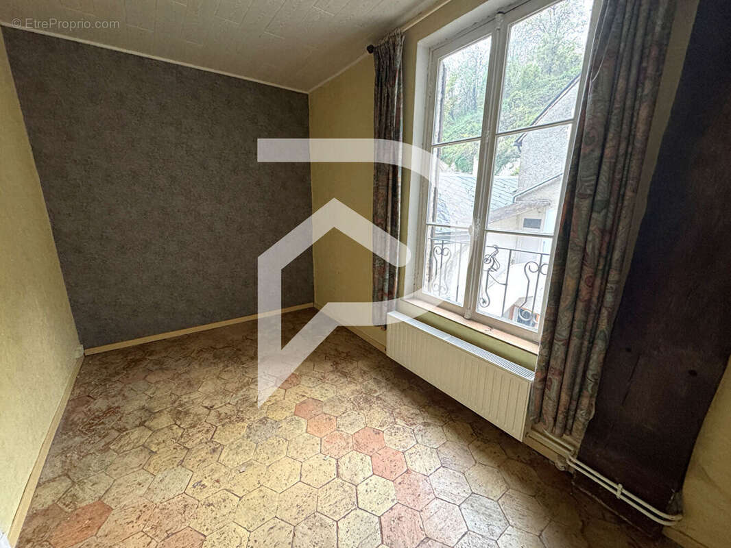 Maison à IVRY-LA-BATAILLE