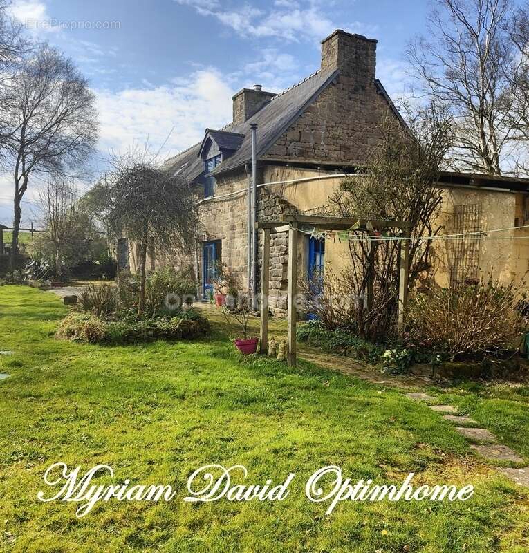 Maison à GLOMEL