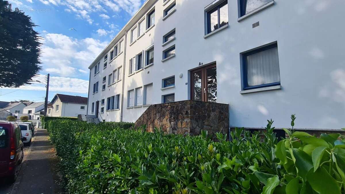 Le pouliguen, proche centre ville t2 traversant avec locataire en place - photo 9