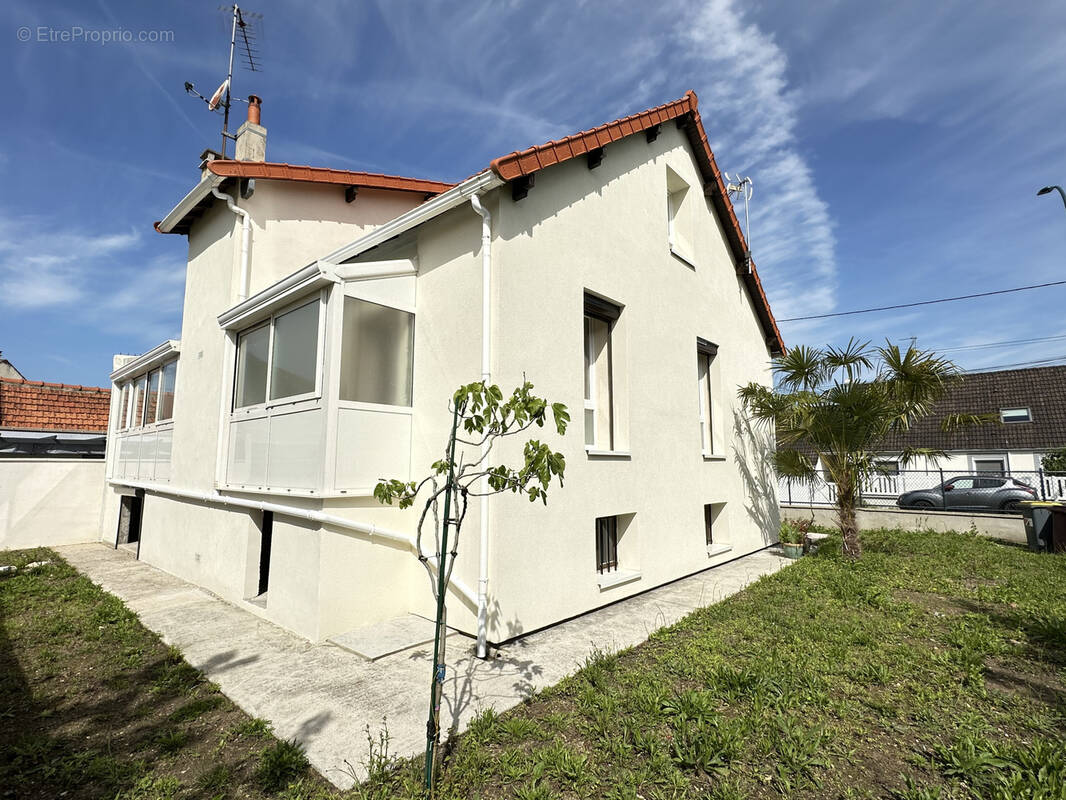Maison à VAIRES-SUR-MARNE