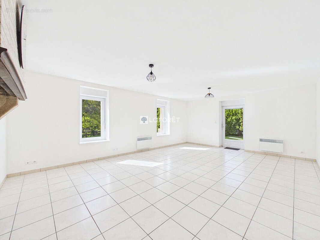 Maison à SAINT-EVARZEC