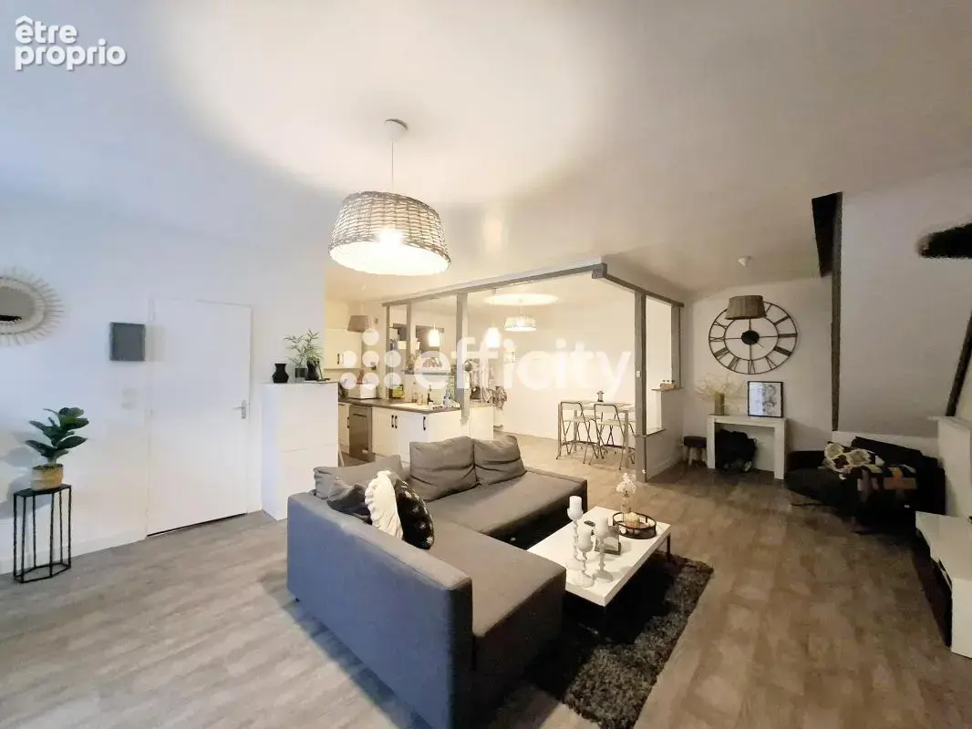 Maison 10 pièces 241 m² à vendre à La Loupe (28240) - photo 2