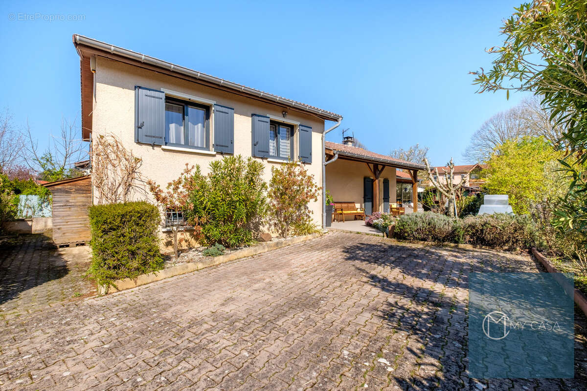 Maison à RILLIEUX-LA-PAPE