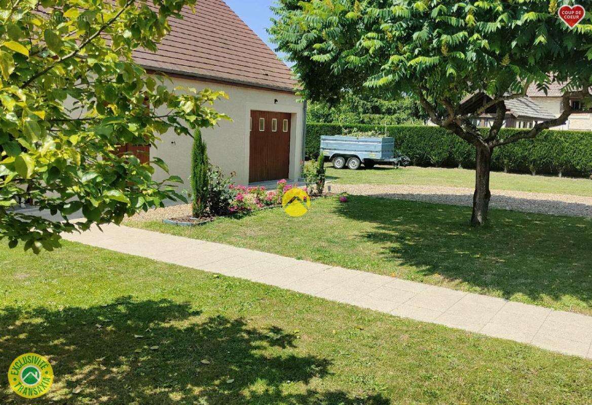 Maison à LA GUERCHE-SUR-L&#039;AUBOIS
