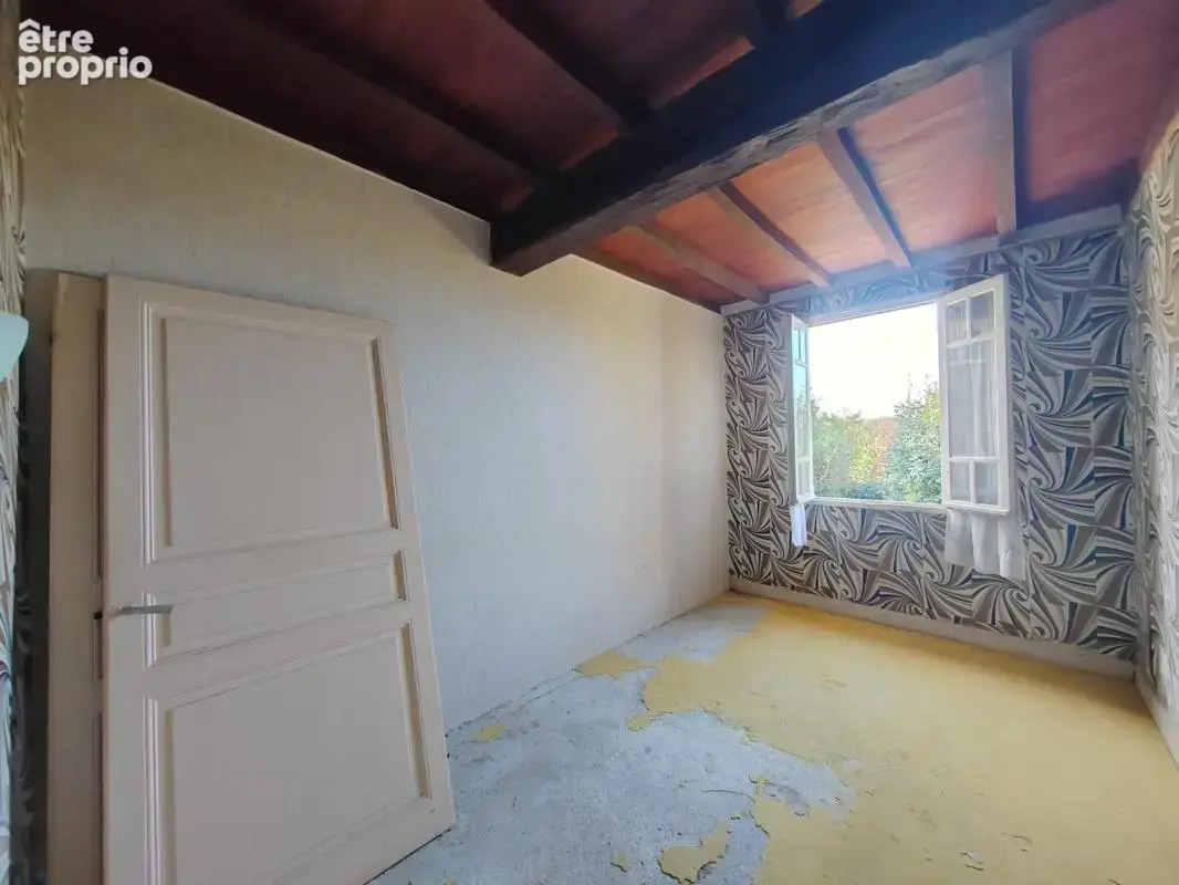 Située à MIRAMONT LATOUR, maison à rénover avec vue panoramique - photo 16