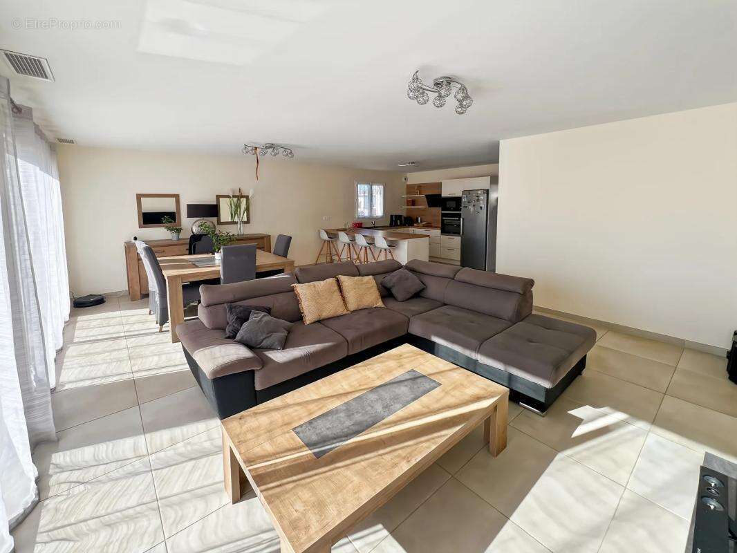 Maison à VINON-SUR-VERDON