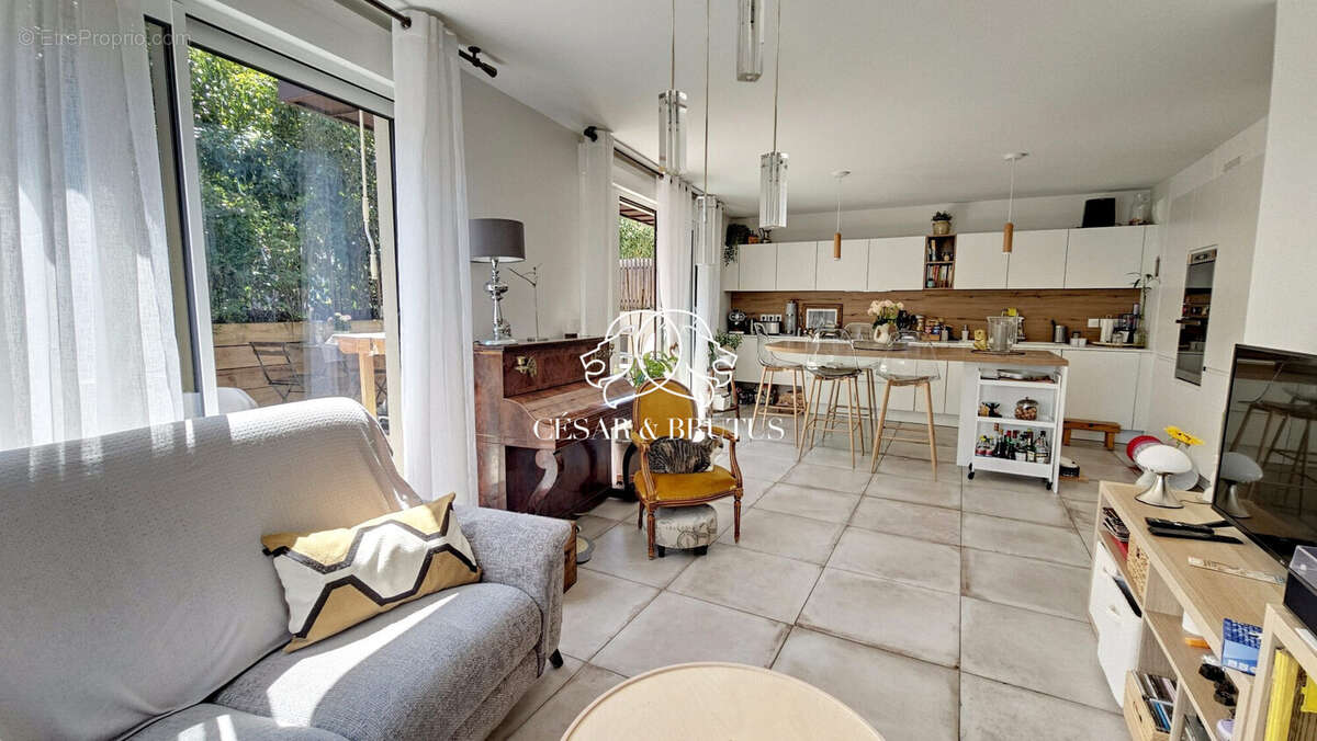 Appartement à TASSIN-LA-DEMI-LUNE