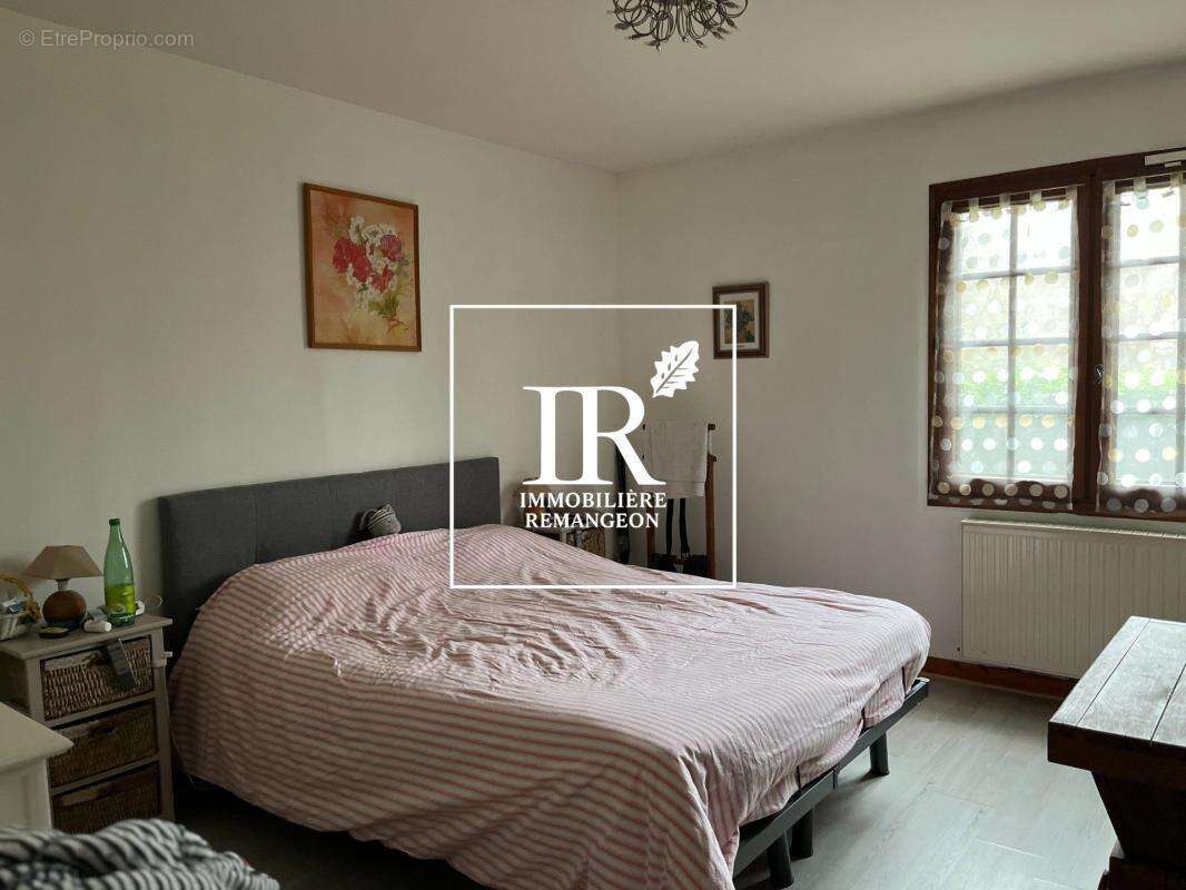 Maison de type solognote dans village proche lamotte - photo 10