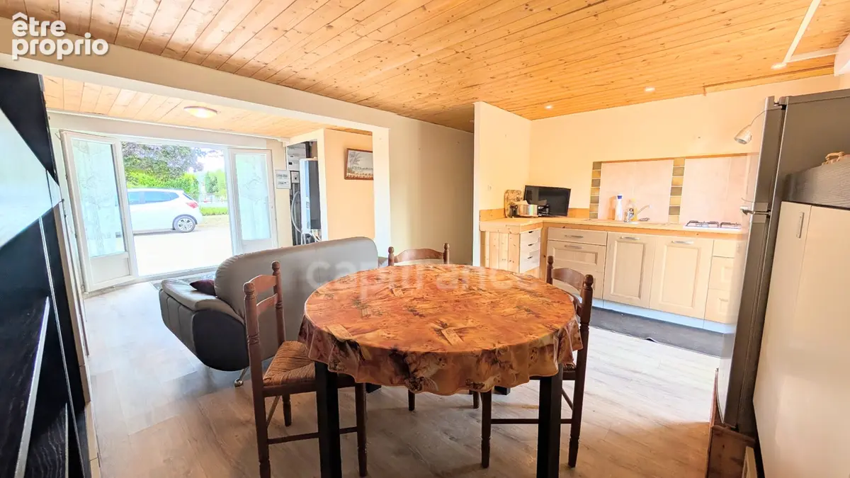 Maison à vendre GENSAC LA PALLUE avec ses 140 m² habitables et son jardin arboré - photo 8
