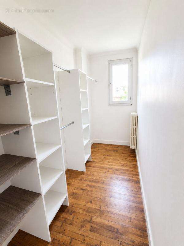 Maison de 82 m2 avec véranda chauffée de 17 m2 - jardin - garage aménageable - impasse  tres calme - photo 10